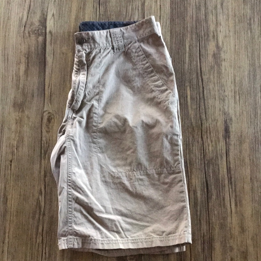 Royal Robbins tan shorts -32 Waist